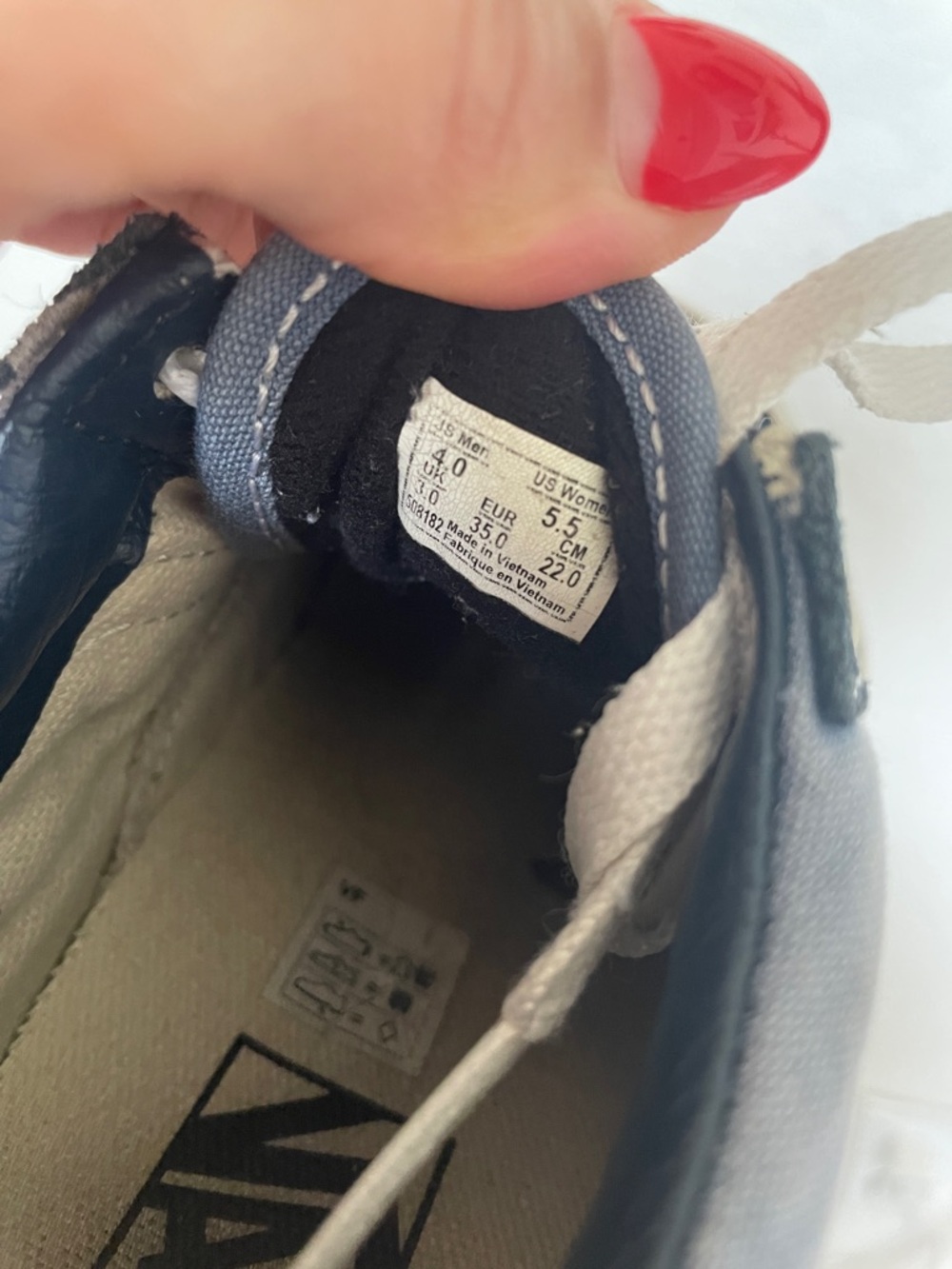 Vans - Picture 4 of 4
